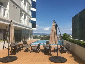 Inspiria Condo - Pool