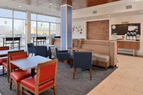 Holiday Inn Express & Suites - Brighton South - US 23 by IHG - Restaurant