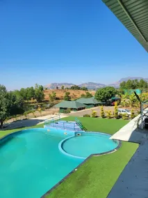 Amigos Lake Resort - Pool
