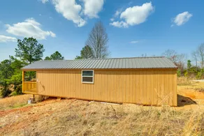 Cozy Decatur Cabin w/ Views ~ 1 Mi to Riverfront! - Innvendig