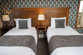 Commodore Hotel by Greene King Inns - Room