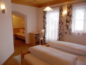 Double room, bath, toilet, balcony - Camera