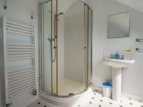 Treverrion - Bathroom