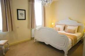 Heath Cottage Hotel - Room