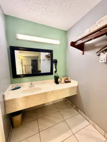 Americas Best Value Inn Suites & Studios Blytheville by Sonesta - Badezimmer