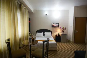 Hotel Holiday Xpress - Room