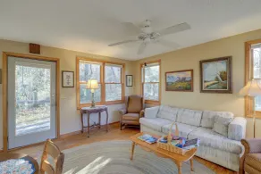 Burnsville Cabin w/ Deck & Trails - Dog Friendly! - Interiör