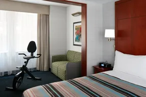 Central Loop Hotel - Room