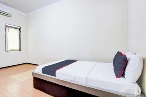 Hotel O Ump Near Rs Margono - Chambre