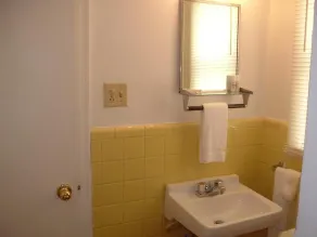 Fels Three Crown Motel - Bathroom
