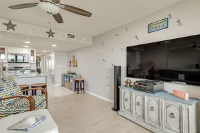 Direct Oceanfront Condo Beautifully Remodeled - Innvendig