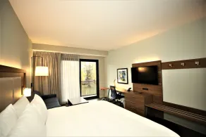 Holiday Inn Express & Suites - Charlotte - South End by IHG - Room