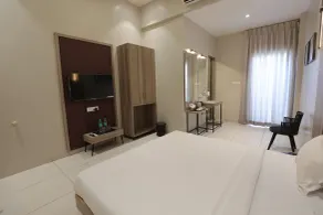Vaishnav Hotel - Room