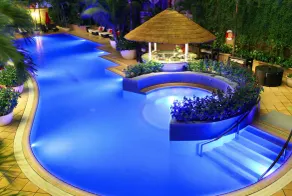 Caravelle Saigon - Piscina