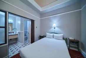 Bedford Regency Hotel, Trademark Collection by Wyndham - Room