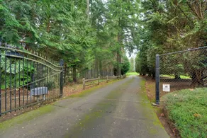 Central 4-acre Cottage w/ Deck: Walk to Bay! - Interiør