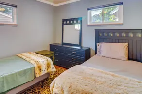 Royal Oak Home: 13 Mi to Downtown Detroit - Innenbereich