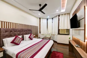 The Batra Hotel Near Nizamuddin Railway Station - Room