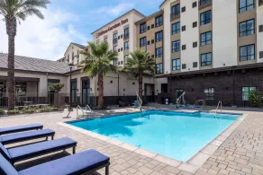 Hilton Garden Inn Pomona Chino - Piscine