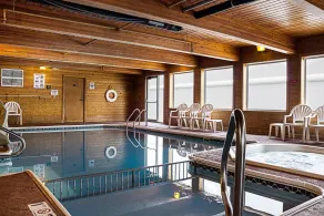 MainStay Suites Fargo - I-94 Medical Center - Piscina