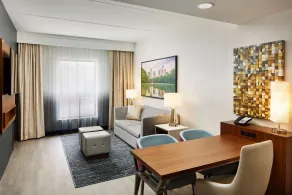 Embassy Suites by Hilton Atlanta Airport North - Chambre