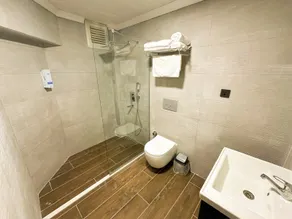 Grand Palace Hotel - Bathroom