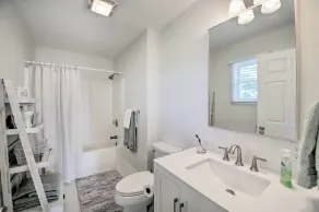 Benton Harbor Lake House w/ Dock & Fire Pit! - Interiør