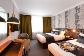 Majestic Hotel - Habitación