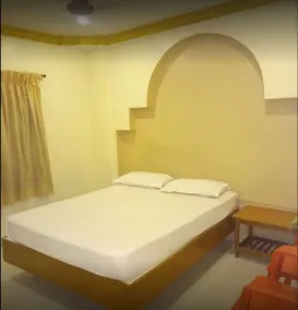 krishna tourist home - Room