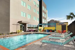 Tru by Hilton Houston Webster NASA - Piscine