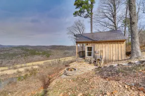 Peaceful ‘Mountain Air’ Getaway w/ Fire Pit! - Interiör