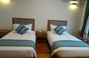 Dragon Phoenix Hotel - Room