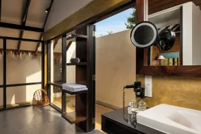 Jetwing Jungle Lodge, A Luxury Reserve - Bathroom