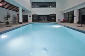 Crowne Plaza Virginia Beach Town Center by IHG - Piscine