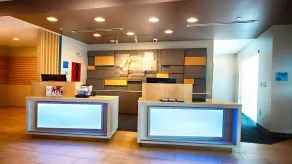 Holiday Inn Express & Suites Houston Southwest Galleria Area by IHG - Réception