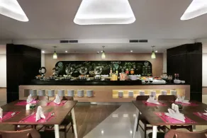 Yusra Inn Hotel Bekasi - Restaurant