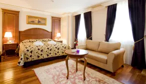 GLK PREMIER Regency Suites & Spa - Room