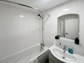 Cozy 1-bed Apartment In Central Brighton Sleeps 2 - Bathroom