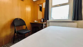 West Cromwell Hotel - Room