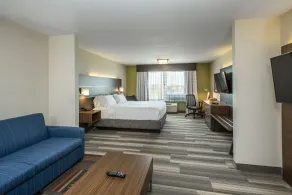 Holiday Inn Express & Suites Medicine Hat by IHG - Zimmer