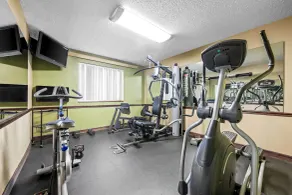Super 8 by Wyndham Homewood Birmingham Area - Salle de remise en forme