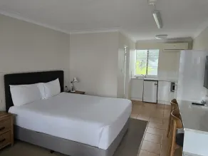 Best Western Parkside Motor Inn - Room