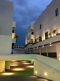 Voga Motel - Interior entrance
