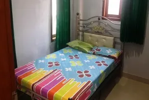 Hotel O Guest House Bu Iin Syariah - Zimmer