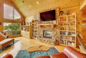 Decks & Views: Spacious Cabin Near Table Rock Lake - Innvendig