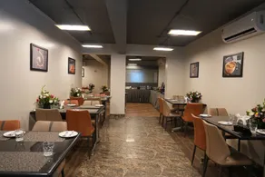 Hotel Comfort Park - Opposite Sri Ramachandra Medical College Porur - Restaurant