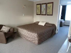 Monarch Motel - Zimmer