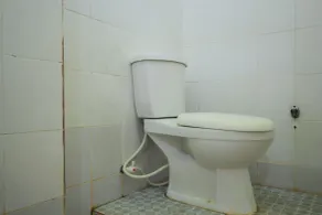 SPOT ON 2305 Andys Nur Penginapan - Baño