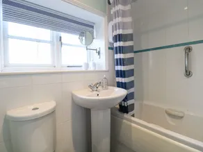 Lanthorn Cottage - Baño