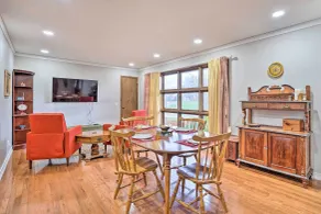Serene Johnson City Home w/ Mountain Views - Innvendig